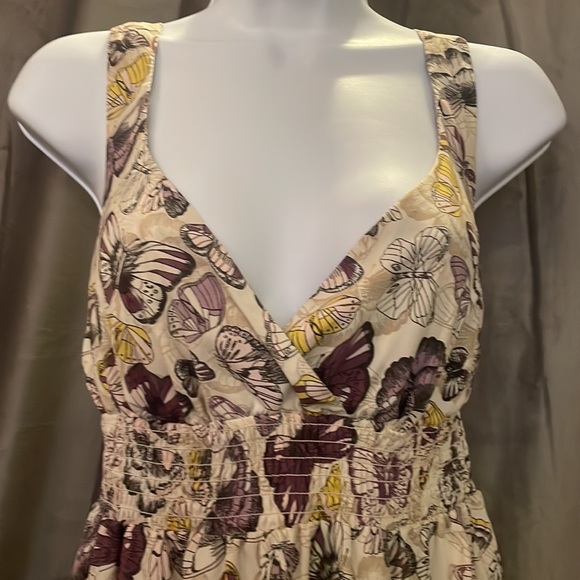 Woman’s H&M butterfly dress. Size 8 - Picture 2 of 7